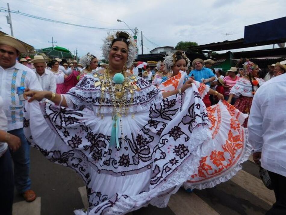 Más de 15 mil empolleradas participarán del desfile en Las Tablas
