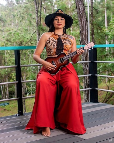 La artista panameña Yek Gamboa presenta ‘Mística’, un canto de amor y gratitud