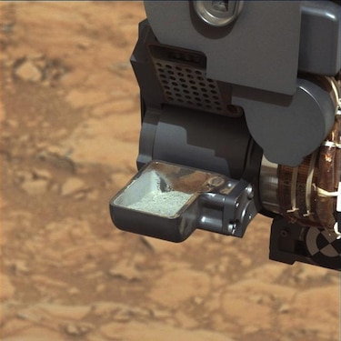 Robot Curiosity, listo para analizar polvo de roca en Marte