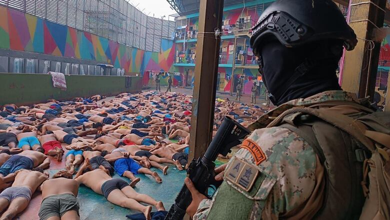 Quién es Adolfo Macías, ‘Fito’, el criminal más buscado de Ecuador que fue capturado dentro de un búnker en una casa de lujo