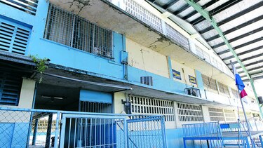 La gran pasarela de todos los veranos: las escuelas en mal estado