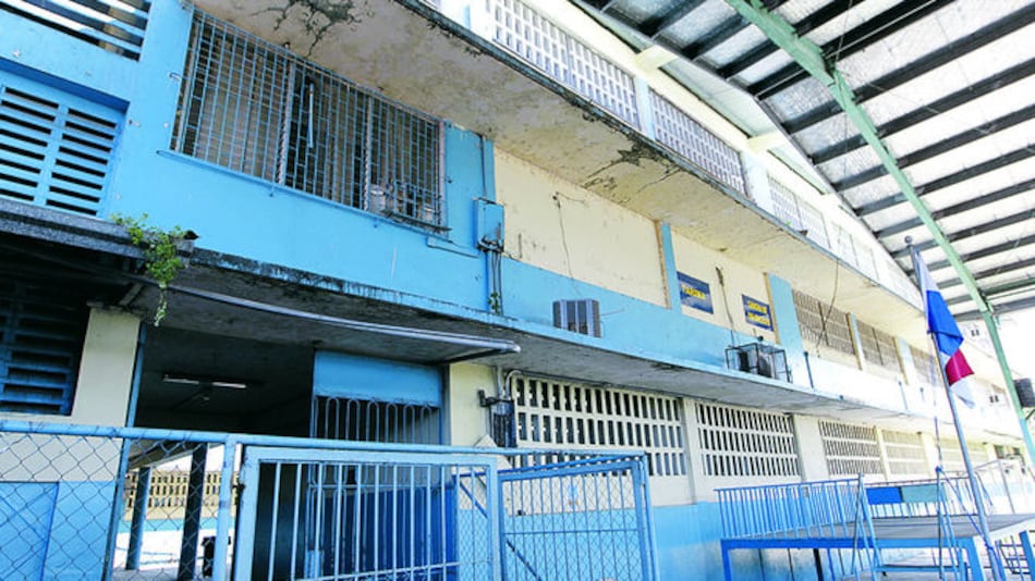 La gran pasarela de todos los veranos: las escuelas en mal estado