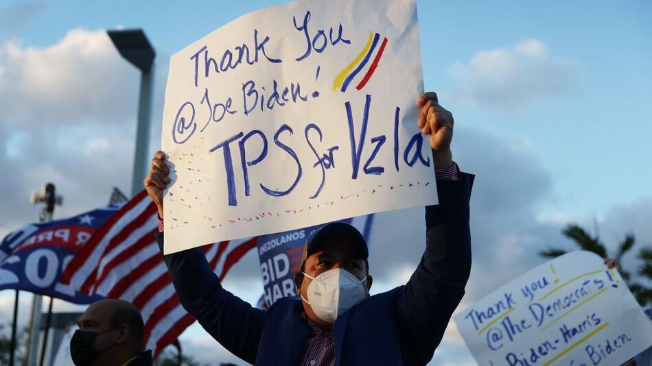 La Corte Suprema de Estados Unidos vuelve a permitir que el gobierno de Trump cancele el TPS de cientos de miles de venezolanos
