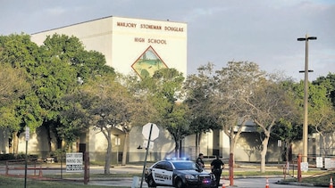 Aprueban que profesores porten armas en Florida