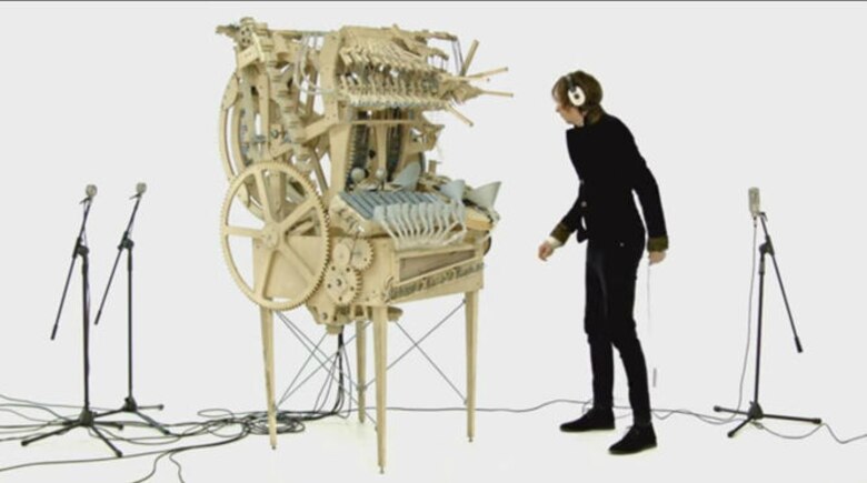 Video: Crean instrumento musical que usa 2 mil canicas. Escucha cómo suena.