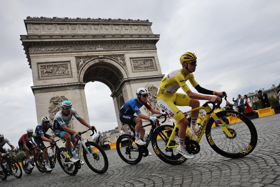 Van Aert se apunta un histórico triunfo en París en la consagración de Pogacar en el Tour de Francia
