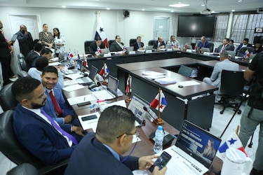 Comisión de Presupuesto aprueba traslados de partidas por $100 millones