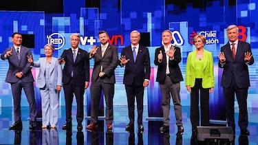 Quiénes son los 5 millones de ‘votantes obligados’ y cómo pueden incidir en las elecciones presidenciales de Chile
