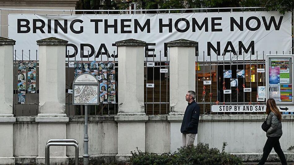 Hamás accede a liberar rehenes; Trump le dice a Israel que detenga de inmediato los bombardeos sobre Gaza