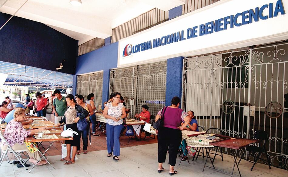 Escándalo en la Lotería solo ha dejado una baja: una secretaria