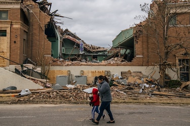 Joe Biden va a Kentucky, devastado por fuertes tornados