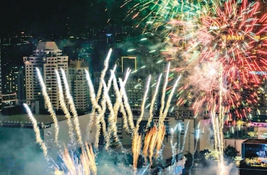  Sídney da la bienvenida al 2020 envuelta en humo pero con fuegos artificiales 