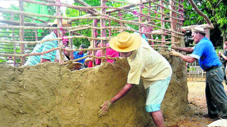 Casas de quincha, tradición en el olvido