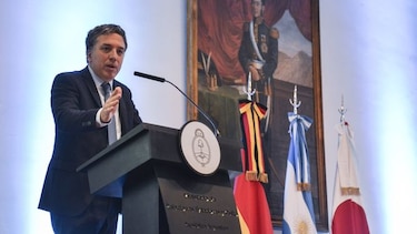 Ministro de Economía de Argentina fue hospitalizado