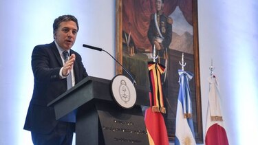 Ministro de Economía de Argentina fue hospitalizado