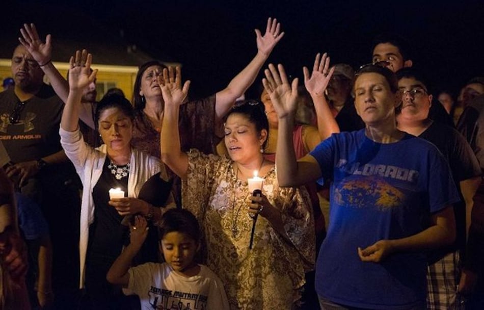 Joven ataca iglesia en Texas y asesina a 26 personas