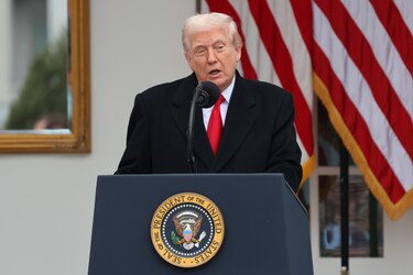 Trump dice que Venezuela le quitó derechos petroleros a Estados Unidos y los quiere de vuelta