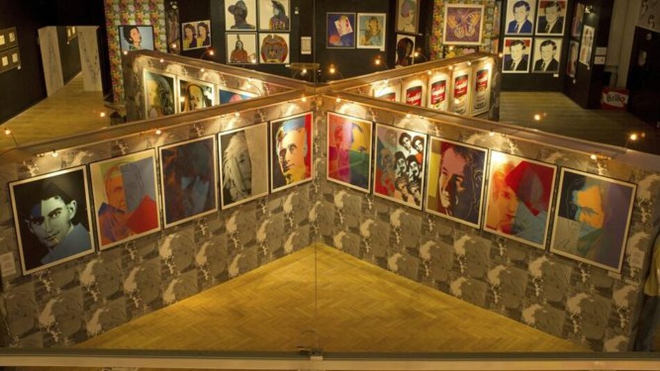 El Pop Art de Andy Warhol inunda las pantallas de Times Square