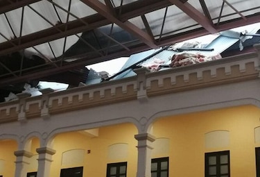 Fuertes lluvias y vientos causan caída de árboles y voladura de techo en la Cancillería
