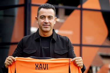 Xavi resta importancia a ser la tercera opción de Países Bajos: ‘Es un verdadero honor’
