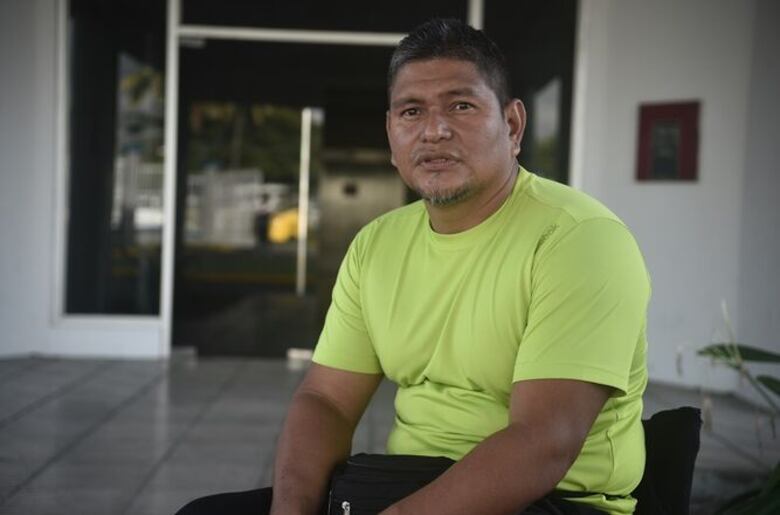 Un medallista panameño de silla de ruedas, un ascensor y su frustración