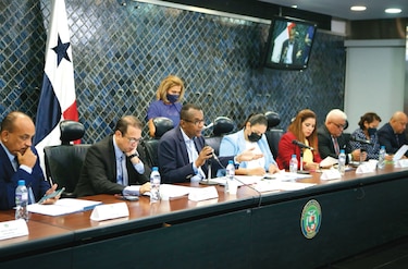 Diputado Ávila adelanta que retomarán en enero el debate del proyecto de extinción de dominio