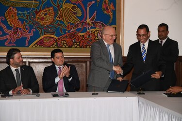 Panamá firma acuerdo con Uruguay para fortalecer la estrategia de Gobierno digital