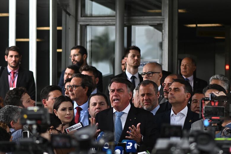 El Tribunal Supremo de Brasil abre un proceso penal contra Bolsonaro por supuesto golpe de Estado