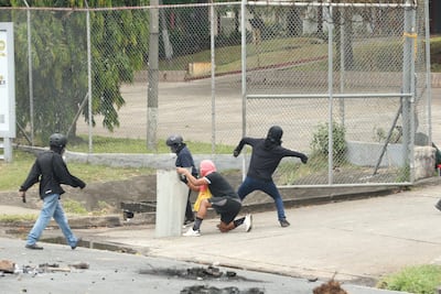 Gabinete propone cárcel de hasta 6 años por uso de máscaras en protestas y manifestaciones