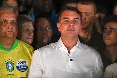 Flávio Bolsonaro dice que un juez le ha pedido entregar su pasaporte