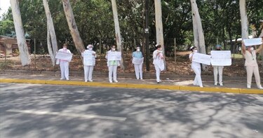 Enfermeras protestan para exigir el cumplimiento de acuerdos