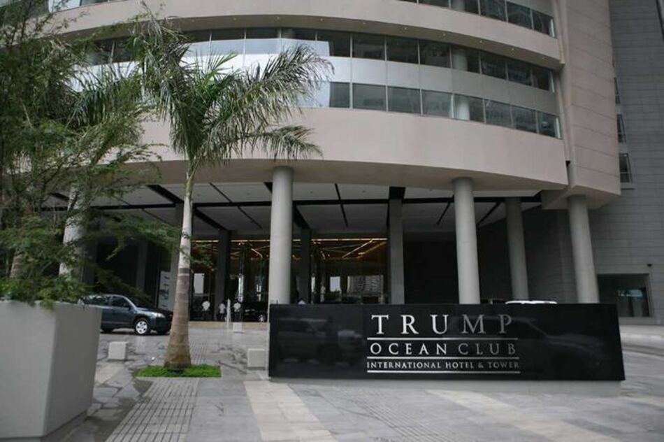Los nuevos dueños del hotel Trump quieren prescindir del apellido del presidente estadounidense