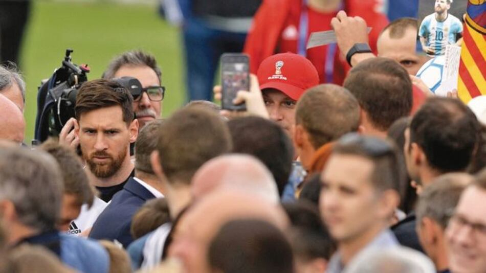 Argentina se da un baño de multitudes en su práctica