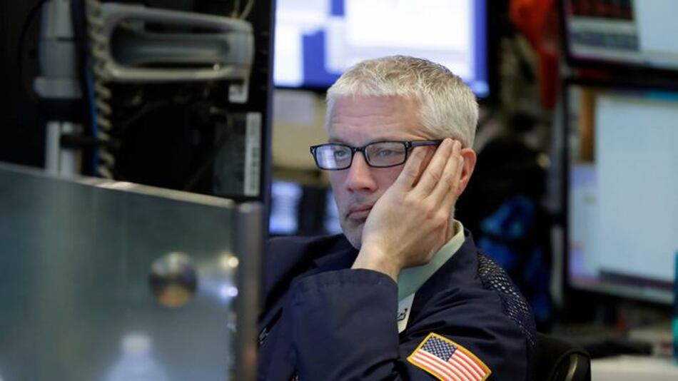 Disputa comercial entre Estados Unidos y China castiga a Wall Street