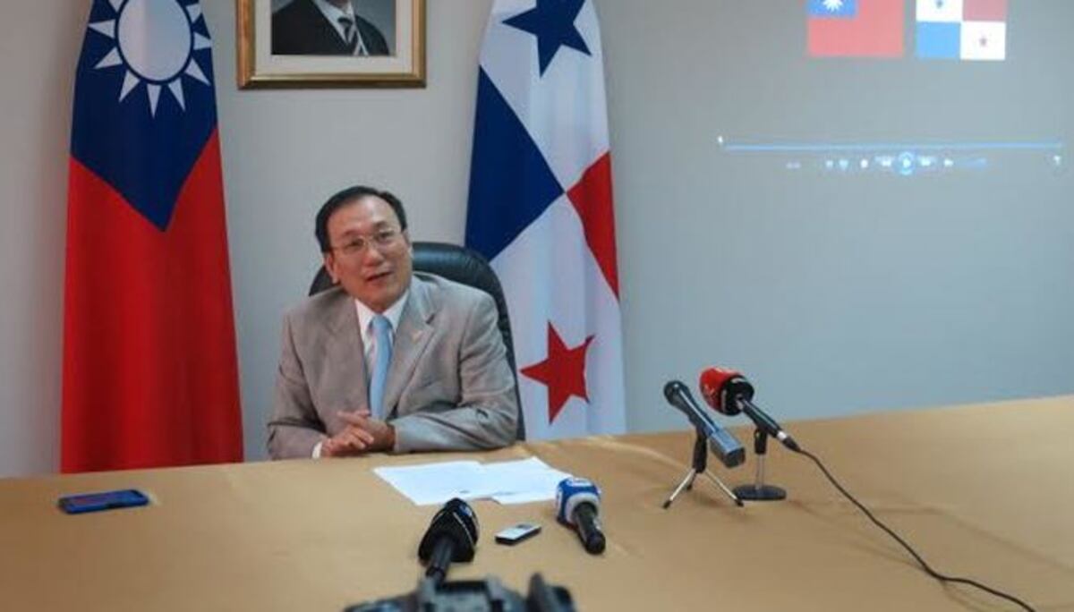 Política exterior seguirá igual, afirma embajador José María Liu