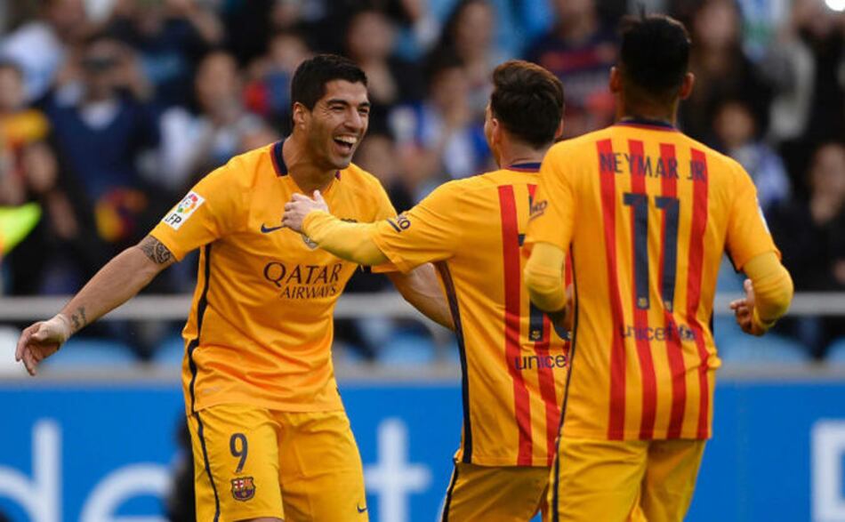 Suárez le regresa la alegría al Barcelona, liderando una goleada de 8-0