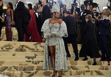 Vírgenes, ángeles y papisas en la célebre gala del Met en Nueva York