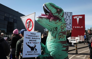 ‘Tesla Takedown’: campaña global contra Elon Musk convoca protestas en varios países