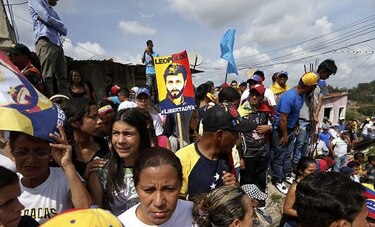 Oposición de Venezuela convoca protestas para el 1 de mayo