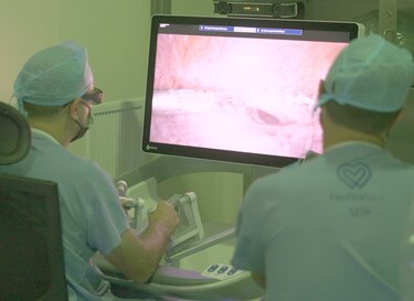 Pacífica Salud realiza las primeras cirugías ginecológicas del mundo realizadas por sistema robótico Hugo™ Ras.