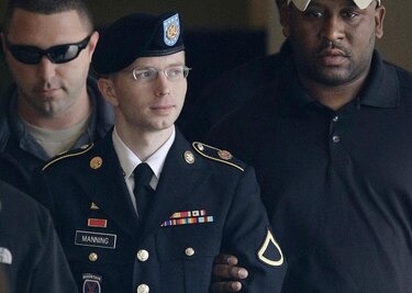 Bradley Manning enfrenta problemas legales y sociales como transgénero