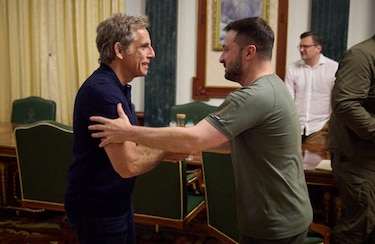 ‘Eres mi héroe’, dice el actor Ben Stiller al presidente de Ucrania Volodimir Zelenski
