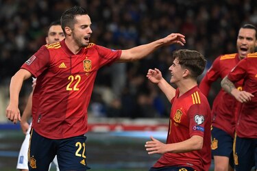España se acerca a la Copa del Mundo tras ganar 1-0 en Grecia