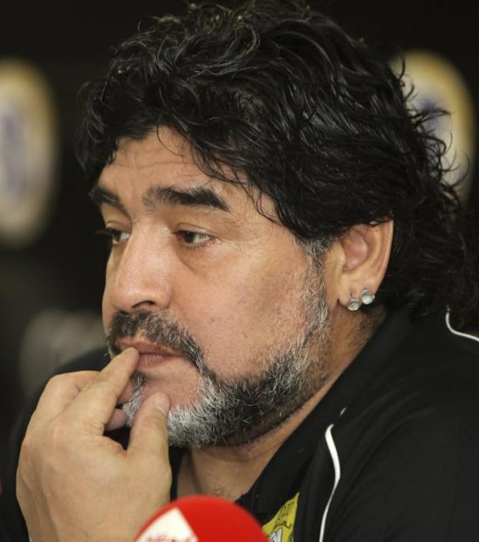 Maradona es hospitalizado en Dubai por cálculos renales