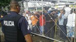 Empujones y quejas en el primer día de las ferias navideñas del IMA