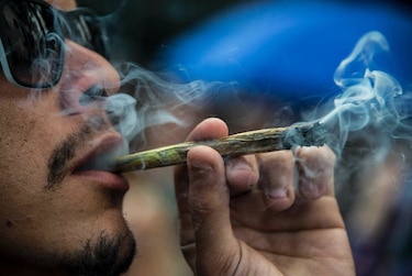 Miles de personas marchan para pedir la legalización de la marihuana en Brasil