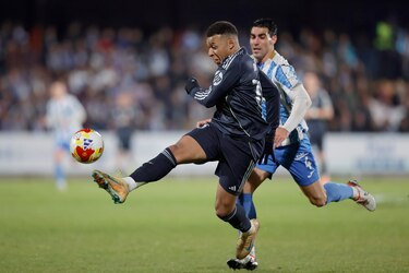Mbappé y Lunin sostienen al Madrid en Talavera