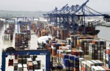 Colombia mueve dragas a puertos