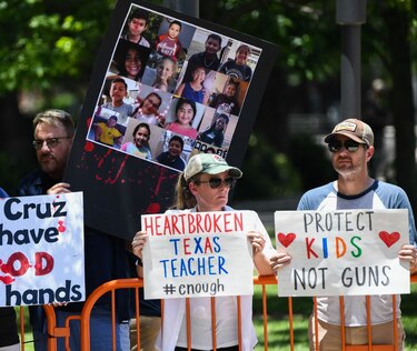 Senadores de Estados Unidos anuncian acuerdo para frenar la violencia con armas de fuego