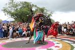 Alfombras, incienso y danzas: así se vive el Corpus Christi